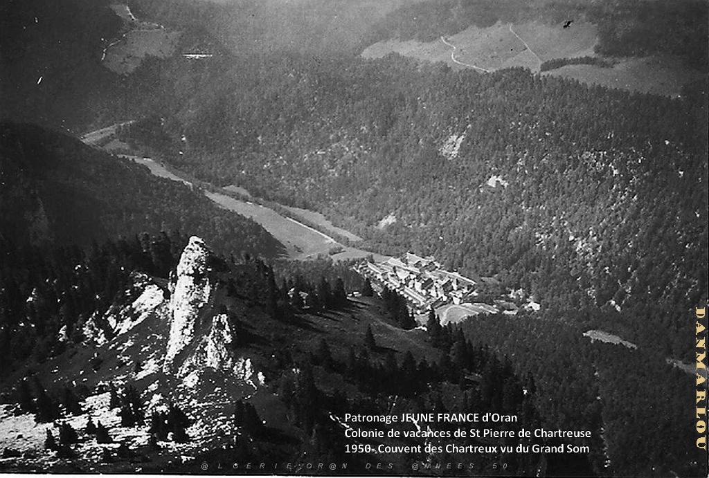 COLO JEUNE FRANCE 1950 le couvent des Chartreux vu du Grand Som.jpg
